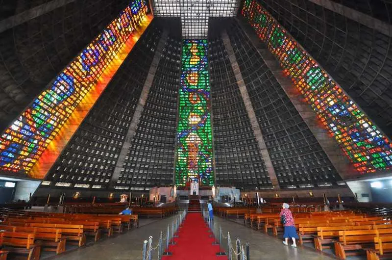 Catedral do Rio de Janeiro: vazia desde o início da pandemia  