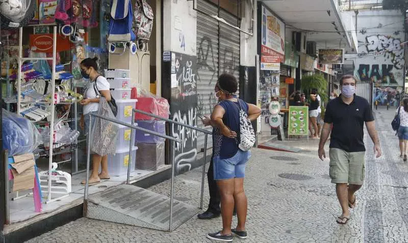 A previsão do plano de reabertura era que o comércio de rua retomasse a partir de quinta-feira (2)