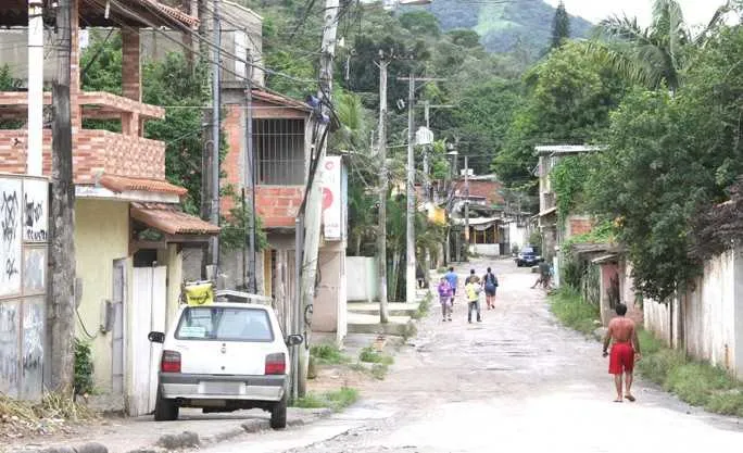 Imagem ilustrativa da imagem Covid: Alerj vai ajudar a implementar plano para comunidades