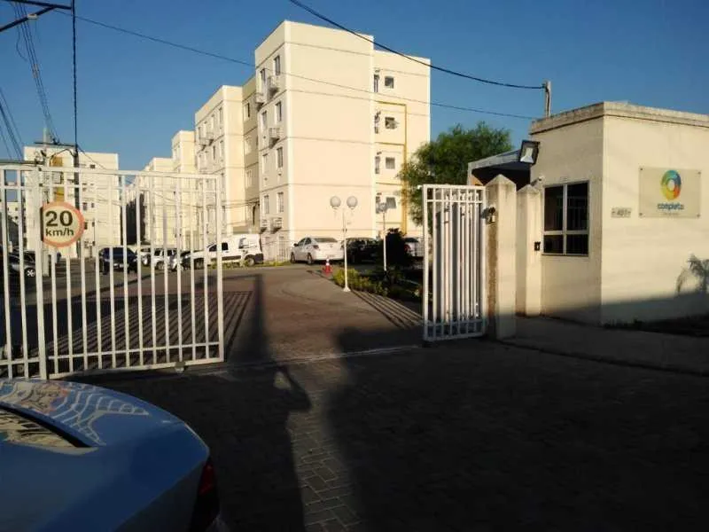 O condomínio está localizado em Nova Cidade, São Gonçalo