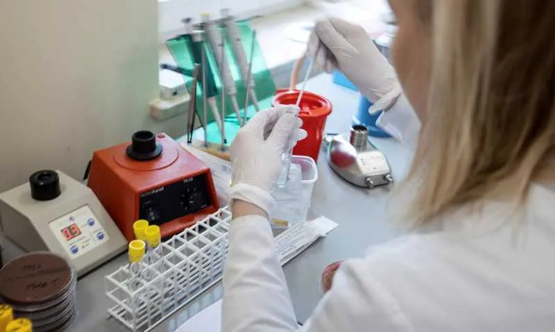Secretário prevê chegada de outros 24 milhões de testes em breve 