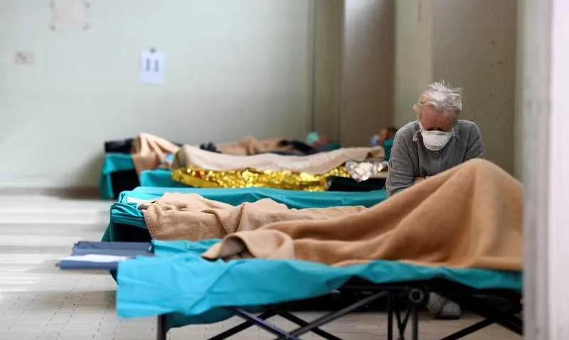 Imagem ilustrativa da imagem SG: relatório mostra que 72,7% das vítimas fatais de Covid-19 tem mais de 60 anos