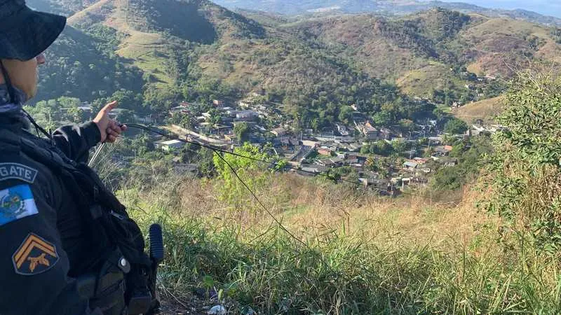O caso foi encaminhado para a Central de Flagrantes da 73° DP (Neves)