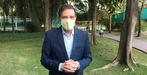O prefeito reforçou também a importância de higienizar constantemente as mãos