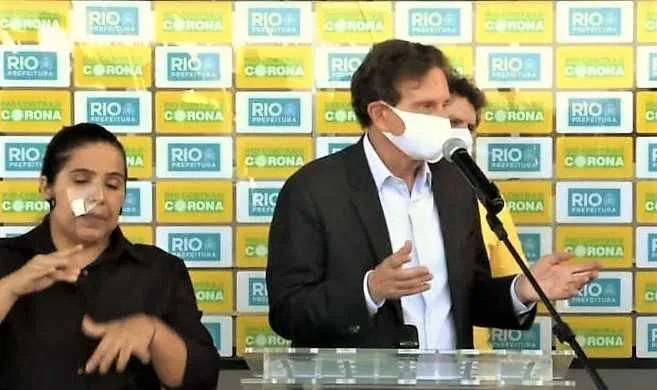
Os agentes determinaram o fechamento de diversos estabelecimentos por conta de aglomerações