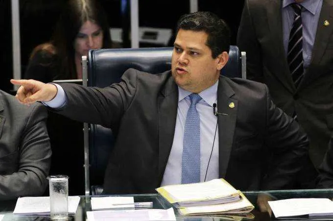 Senado entra em votação nesta segunda (30) para aprovação de auxilio emergencial 