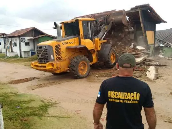 Três ficam localizados na Praia das Conchas e um na Ilha do Japônes