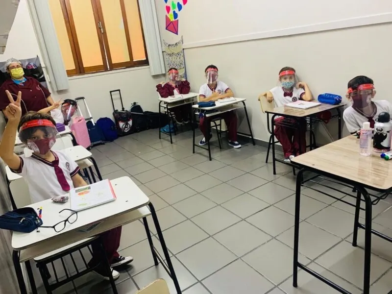 Imagem ilustrativa da imagem Cientistas da UFRJ apoiam retorno escolar desde que com segurança