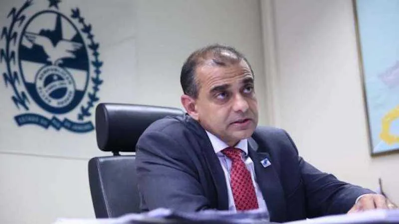 O secretário está se recuperando em casa da covid-19