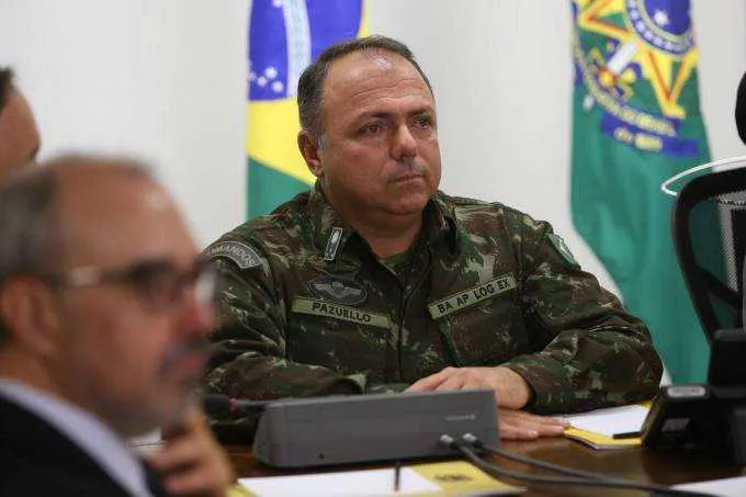 General Pazuello ocupa lugar de Nelson Teich, interinamente, e pode ser nomeado como ministro da saúde