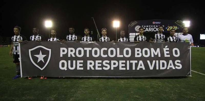 Flamengo e Botafogo voltam a campo no domingo (4) 