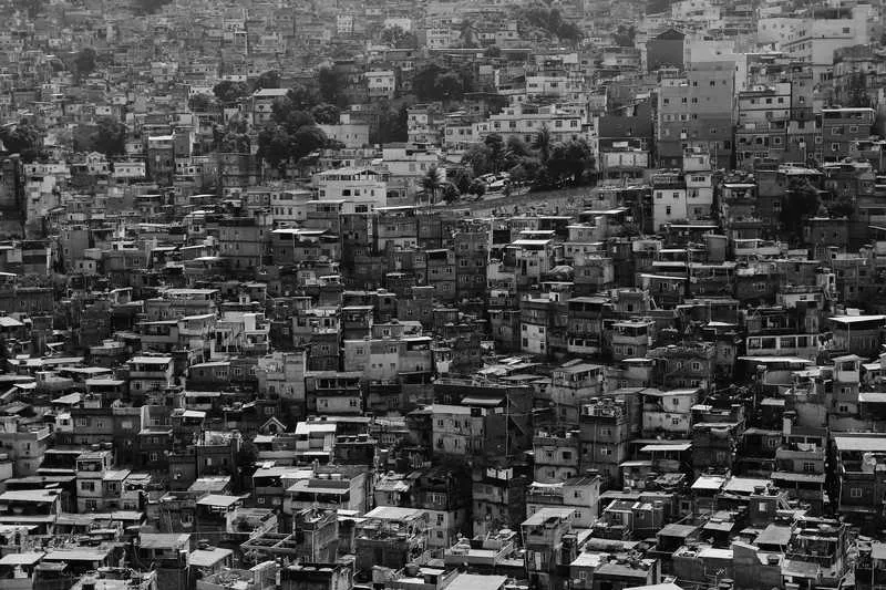 Imagem ilustrativa da imagem A solidão das superpopulosas favelas no combate à maior crise sanitária do século