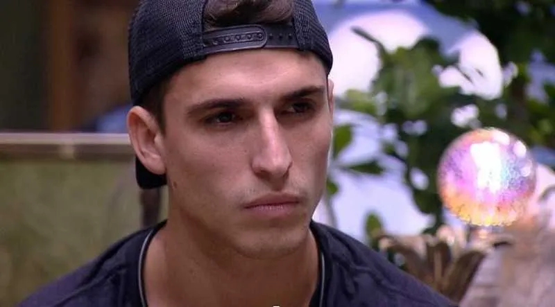 Felipe Prior está sendo acusado de estuprar duas mulheres e tentar estuprar uma outra, segundo a revista Marie Clarie