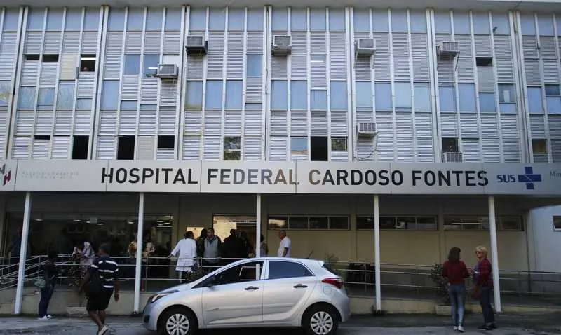 São 1.137 vagas para médicos, 996 para enfermagem, 865 para técnico de enfermagem, 604 para atividades de gestão hospitalar e 515 para suporte em gestão hospitalar