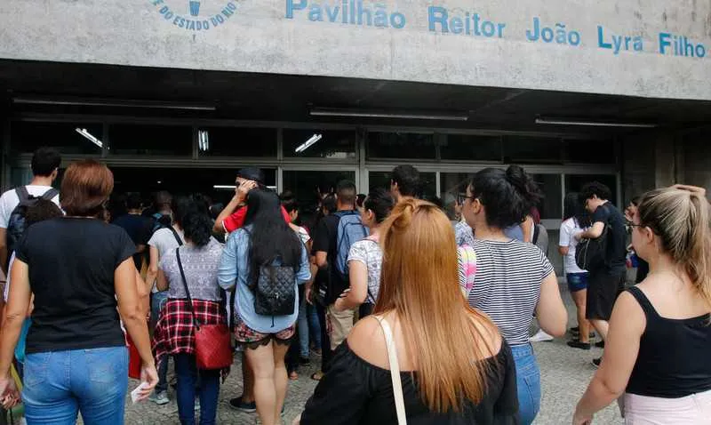 Participante pode optar entre exame impresso ou digital