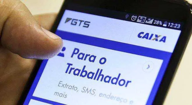 Imagem ilustrativa da imagem Veja o que fazer para recuperar o direito a saque de R$ 1.045 do FGTS