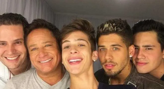 No acidente, estavam dois filhos do cantor: João Guilherme e Matheus Vargas e o seu sobrinho Leandrinho, filho do cantor Leandro