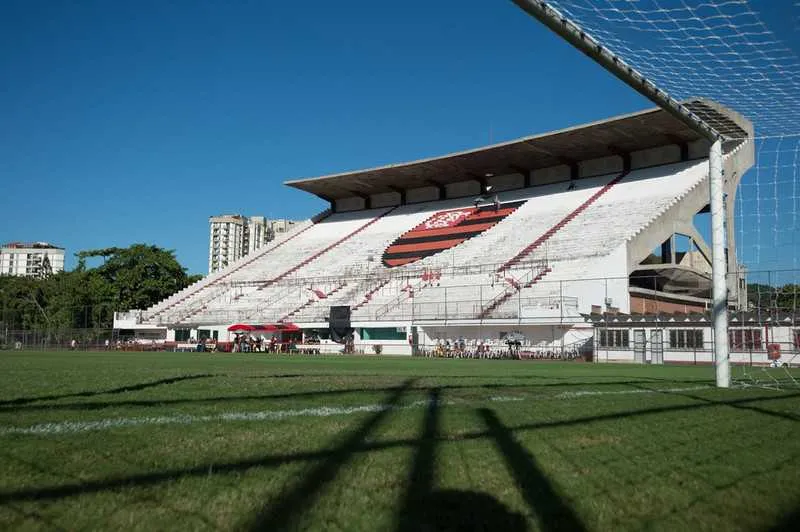 Clube do Flamengo iniciou demissões nesta quinta (30) para reduzir a folha salarial durante período de pandemia do coronavírus