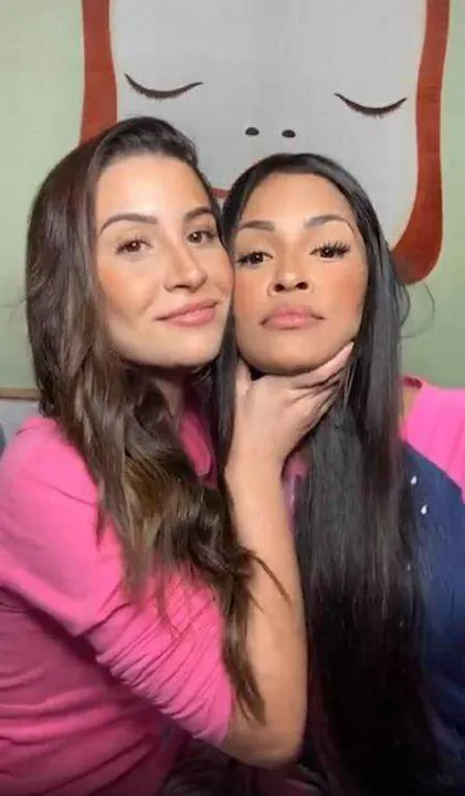 As duas começaram a ser amigas no Big Brother Brasil 20, onde também se conheceram 