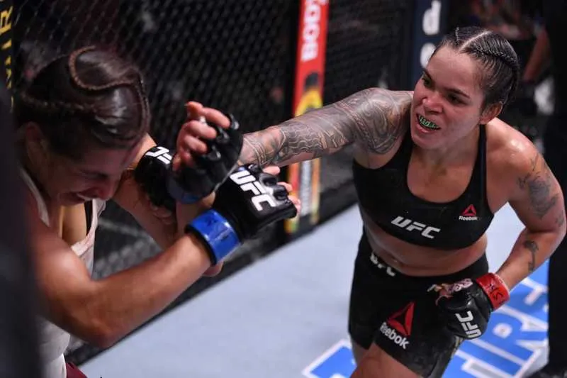 Imagem ilustrativa da imagem Brasileira Amanda Nunes vence Felicia Spencer por pontos no UFC 250
