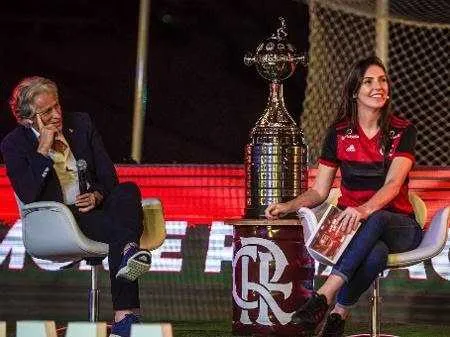 Há alguns dias, a jornalista apresentou uma live feita pelo clube no Maracanã