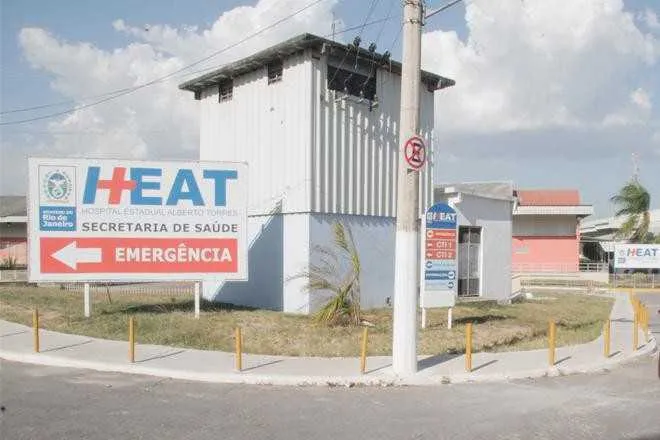 O policial foi levado para o Hospital Estadual Alberto Torres (Heat)