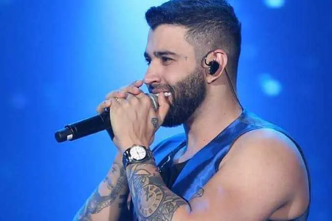 O cantor tinha 19 anos na época 
