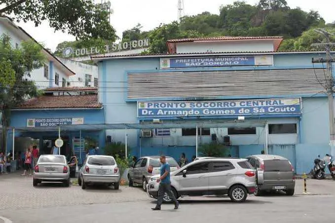 Segundo parentes do paciente, a sonda não teria sido colocada até o momento devido a falta de raio-x na unidade