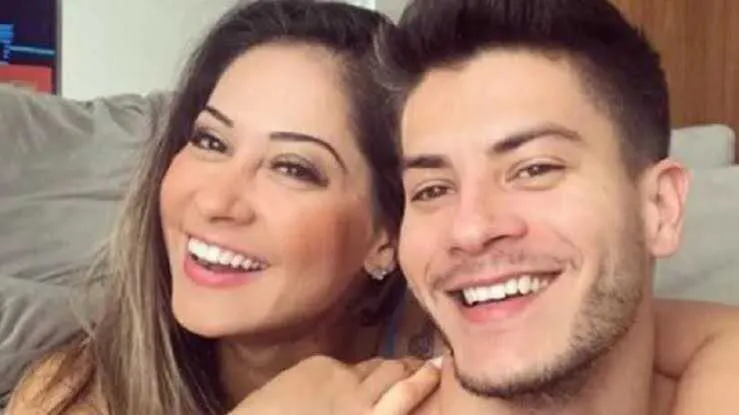O casal virou alvo de polêmica após a revelação de diversas traições 