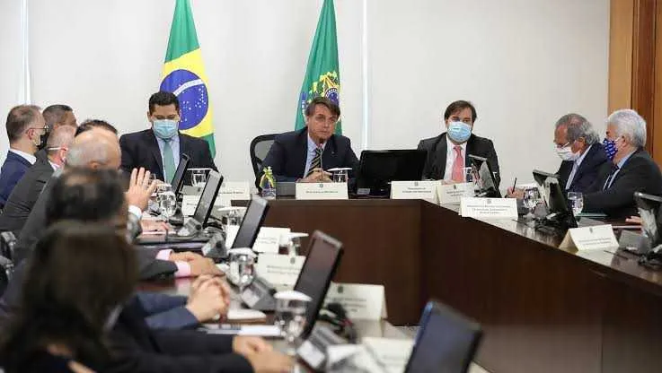 O Parlamento blindou da medida as categorias de saúde, assistência social, segurança pública, entre outras