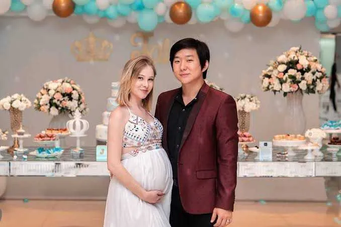 A esposa de Pyong também revelou ter passado por depressão pós-parto