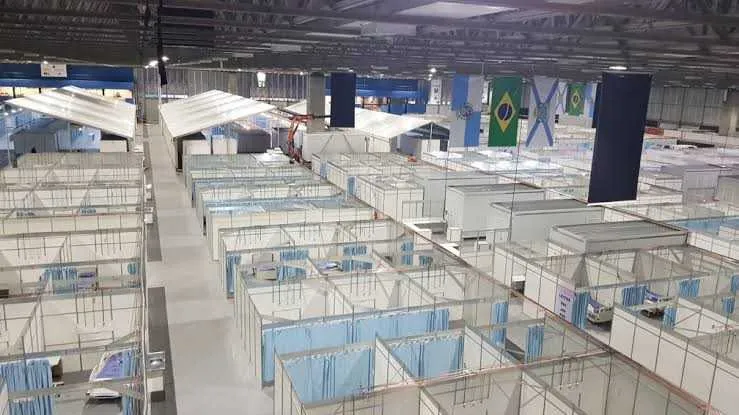 O hospital terá funcionamento parcial, com apenas 100 leitos, até a chegada de novos respiradores.