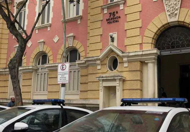 As duas foram encaminhada para 74° DP (Centro), onde o caso foi registrado.
