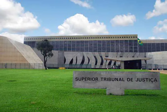 A decisão teria sido tomada para evitar atrasos no repasse do dinheiro