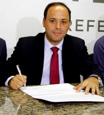 Vendedores ambulantes, artesãos, trabalhadores da economia solidária, quiosqueiros, permissionários de banca de jornal e pescadores artesanais são as categorias que fazem parte do programa 