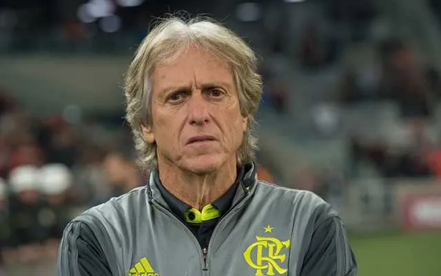 O técnico Jorge Jesus já foi para Portugal para representar seu novo time 