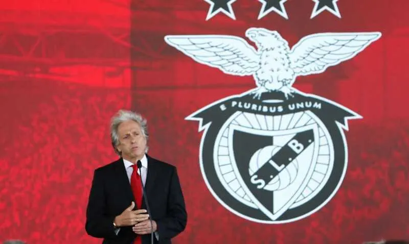 Imagem ilustrativa da imagem Jorge Jesus estreia no Benfica, com nove brasileiros no elenco
