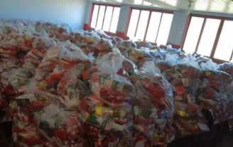 O kit alimentação começou a ser distribuído nesta terça (7) para alunos da rede municipal