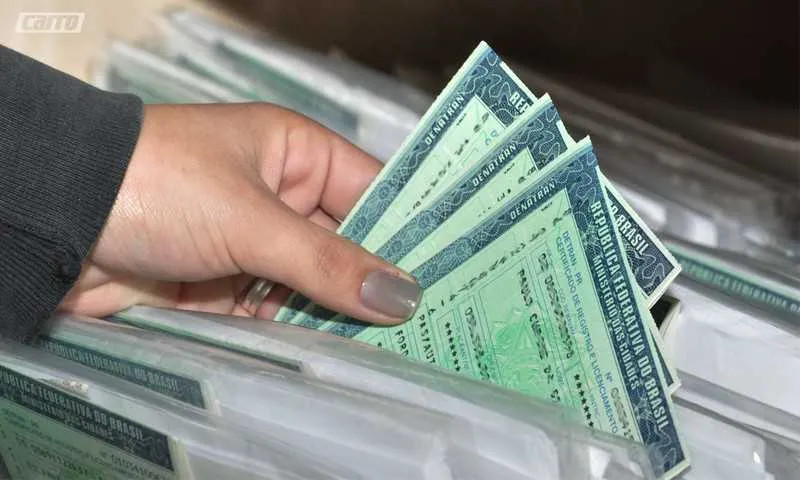 
Segunda via da habilitação e licenciamento anual também poderão ser emitidos nas três unidades do Rio Poupa Tempo de Bangu e na Baixada