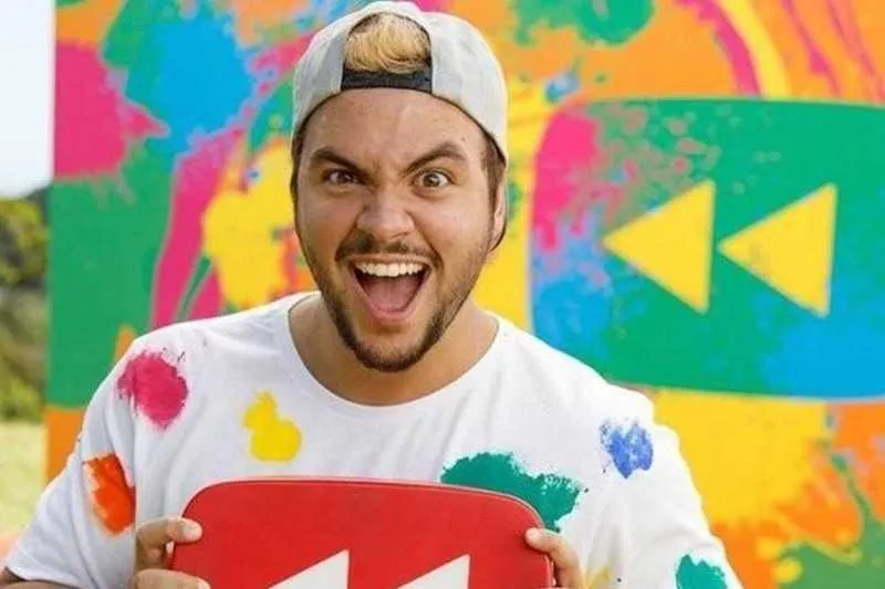 O youtuber já é bastante conhecido pelo público infantil 