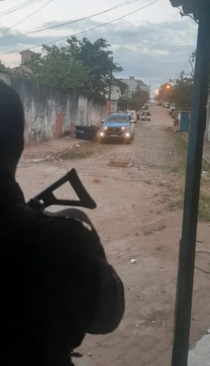 O policiamento ao redor da Favela da Linha foi reforçado