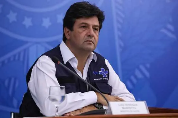 Imagem ilustrativa da imagem Saída de Mandetta tem rejeição da maioria, aponta pesquisa