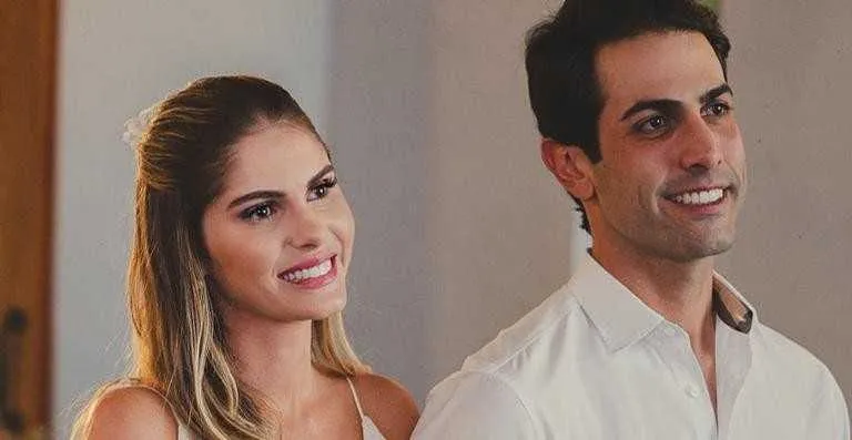 Modelo e marido teriam tido contato com uma pessoa infectada na última semana 