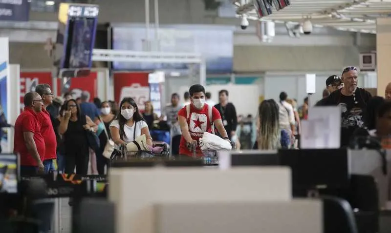 Imagem ilustrativa da imagem Anvisa quer reforçar medidas contra covid-19 em aeroportos e aeronaves