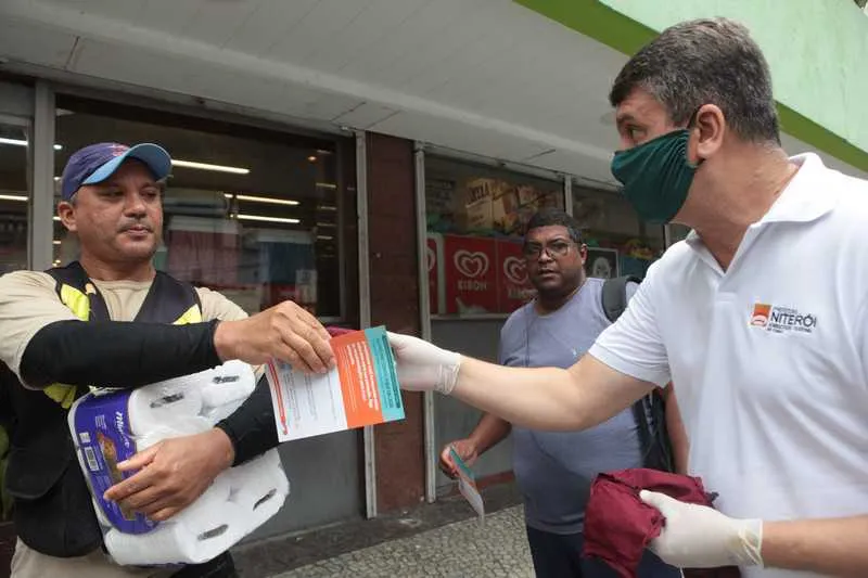 Imagem ilustrativa da imagem Prefeitura de Niterói distribui máscaras de tecidos nos bairros de Niterói