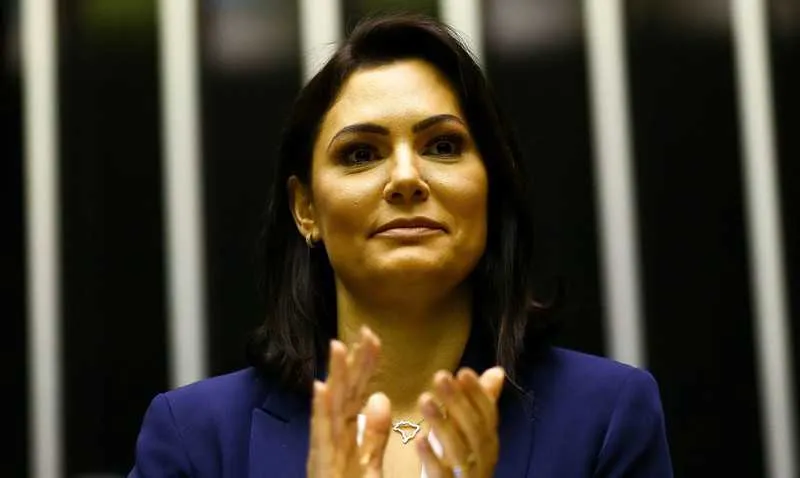 Imagem ilustrativa da imagem Michelle Bolsonaro diz que testou negativo para covid-19