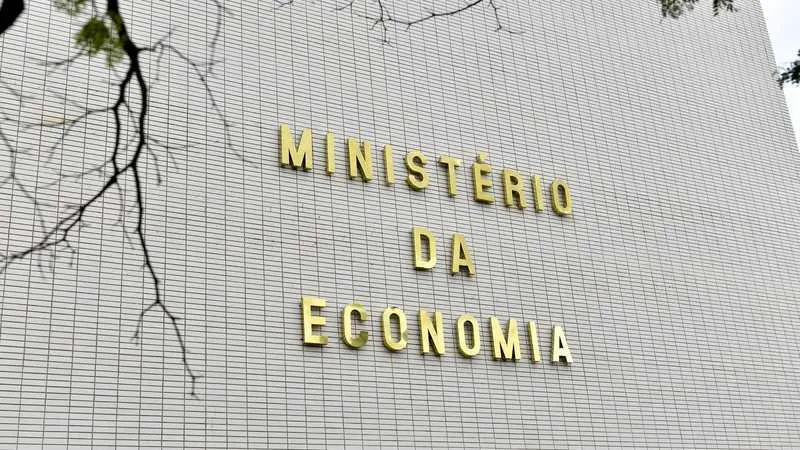 Secretários da Fazenda afirmam que pacote de socorro do governo será insuficiente para cobrir salários dos servidores públicos