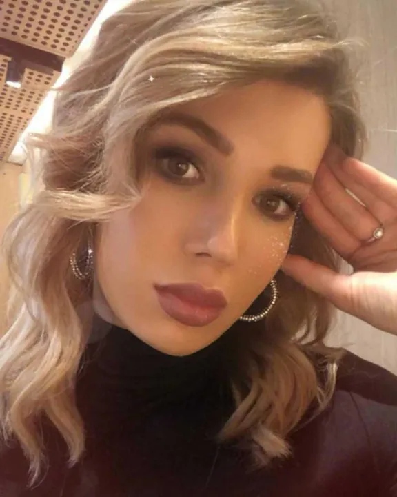Imagem ilustrativa da imagem Modelo italiana testa positivo para Covid-19 por seis semanas e intriga médicos