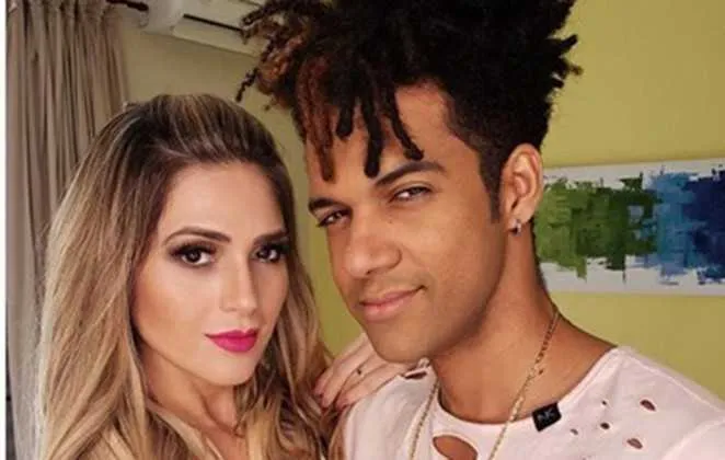 Casal anunciou a separação oficialmente no último sábado (30)