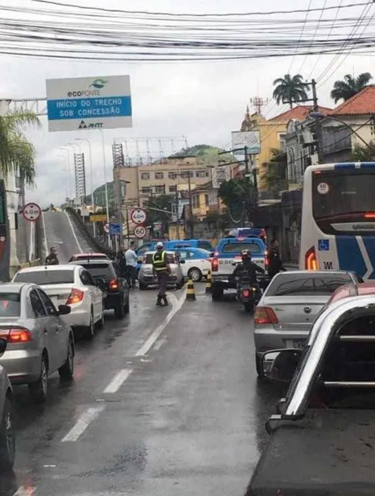 Apenas táxis de cidades limítrofes terão circulação proibida